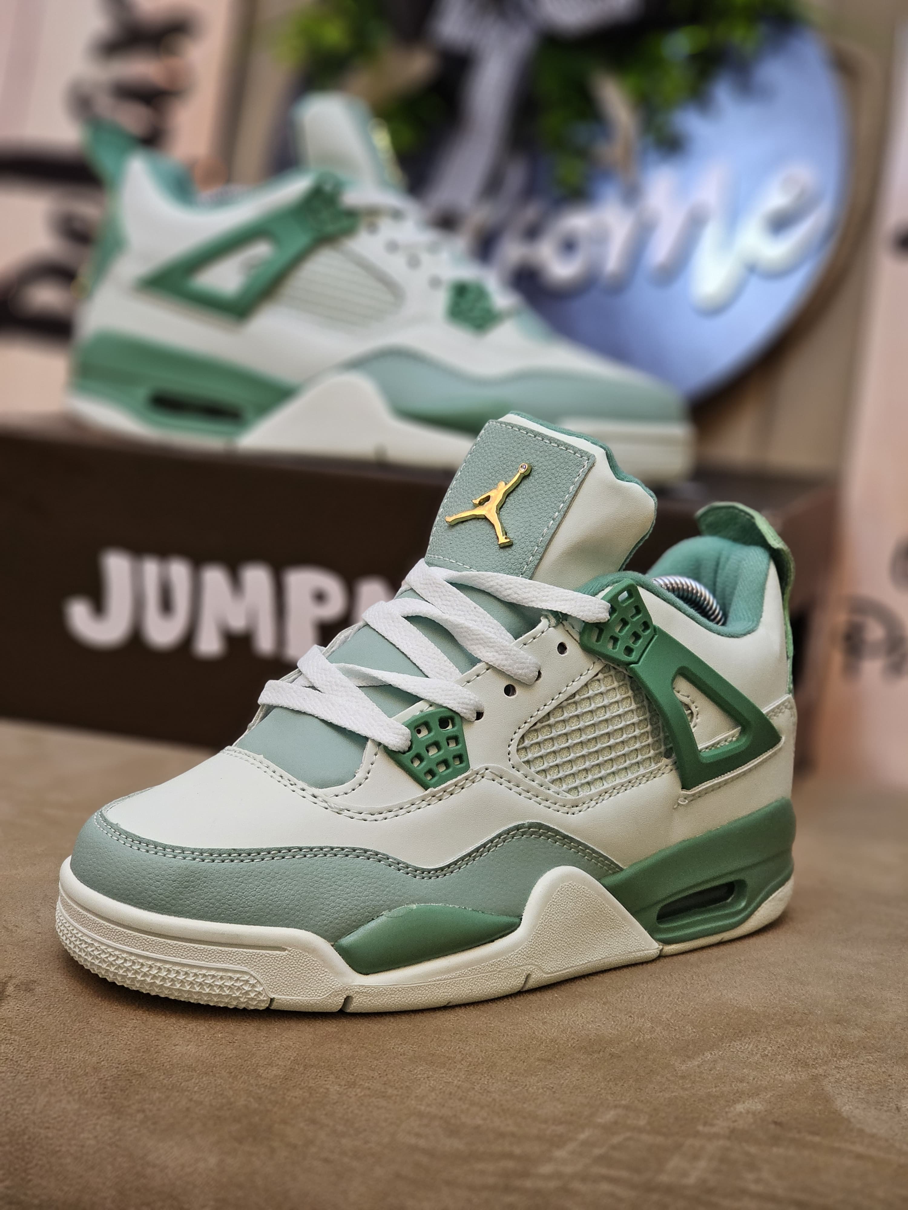 Air Jordan 4