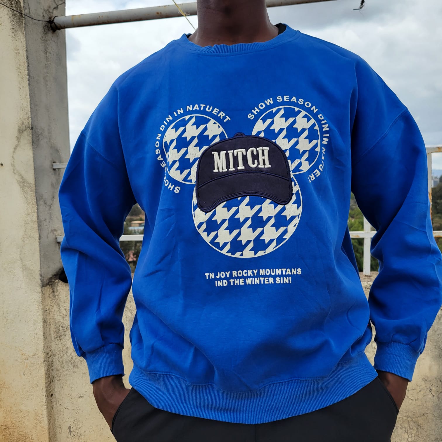 Sweat shirts